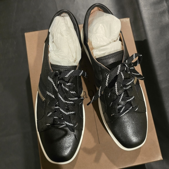 Linea Paolo Karen Casual shoe. NWT. Black, Size 9.5 - Picture 2 of 9